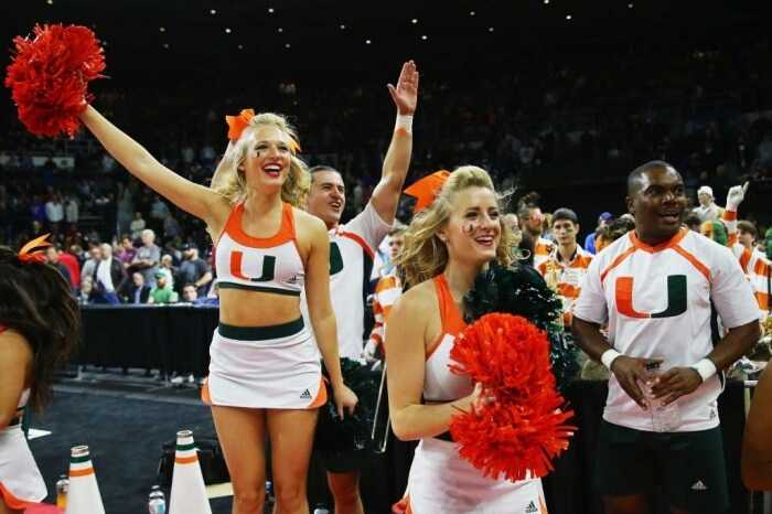 9 Best Cheerleading Squads Of March Madness