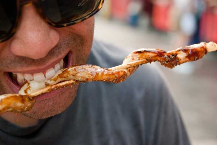 5 Things People Actually Eat Around The World - See If You Can Make It To #5!