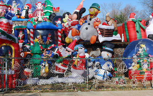 10 Over The Top Christmas Decorations